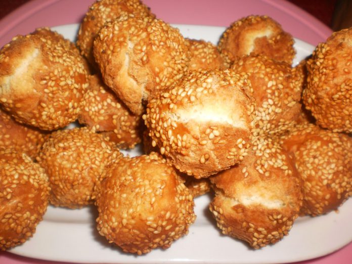 Onde-onde by Diah Didi