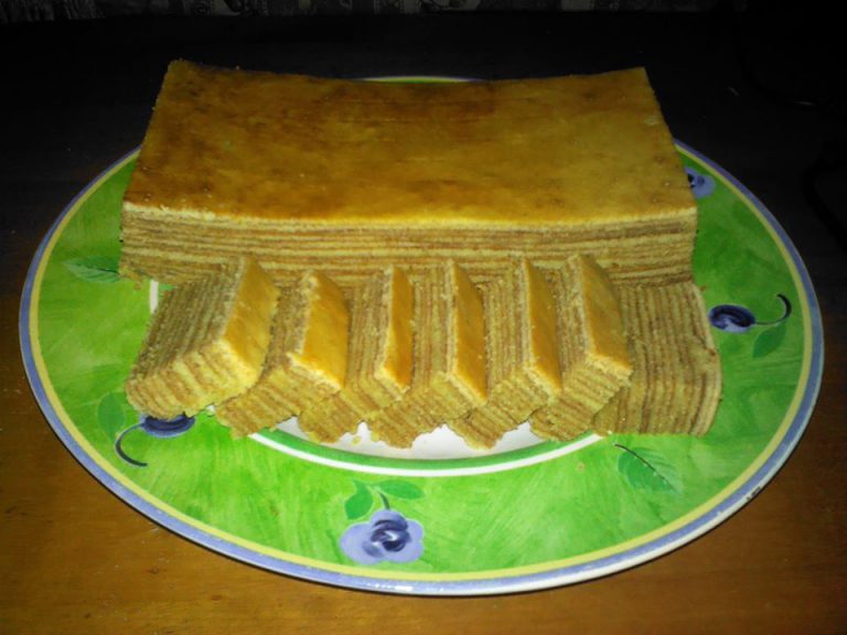 Lapis Legit Irit Telur by Agatha M. Kuntari