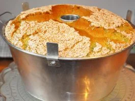 Pandan Chiffon Cake by Vetraini Leroy