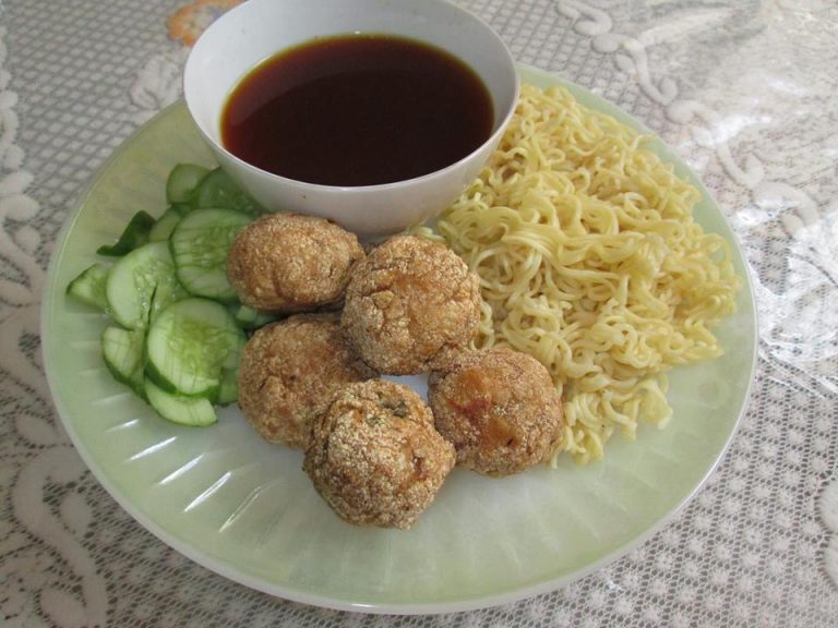 Pempek Adaan by Iryanti Pratiwi