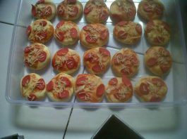 Pizza Unyil by Windy Fajar