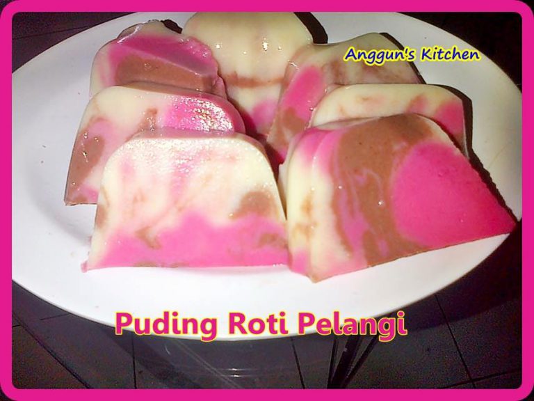 Puding Roti Pelangi by Anggun Renaningtyas