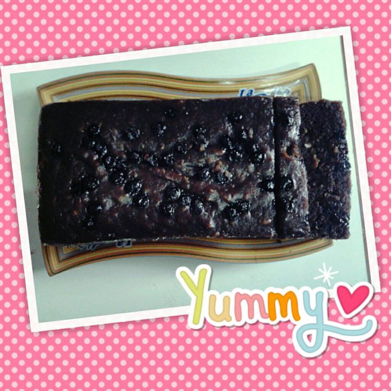 Steamed Moist Chocolate Cake by Mahachakri Sirindom