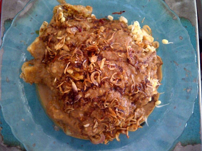 Tahu Tek by Priska Nasari