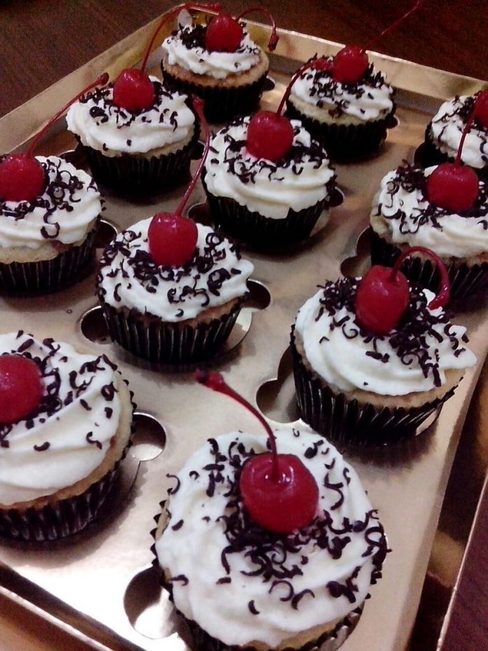 Cupcake Tiramisu by Eka Purwantinigsih Cupcake Tiramisu by Eka Purwantinigsih