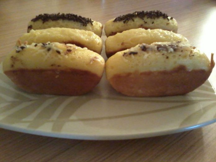 Pukis by Uci Suciati