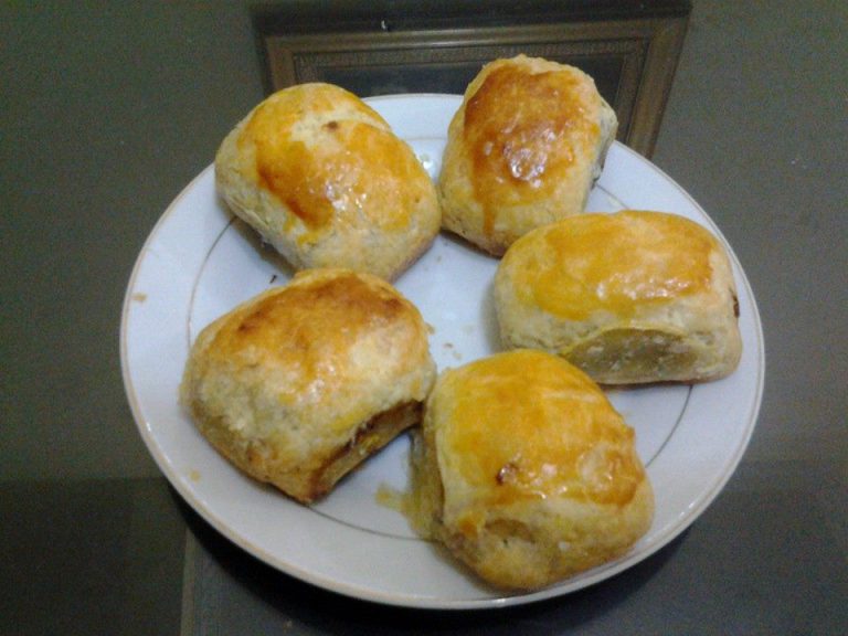 Pisang Bolen by Lilies Indrawati