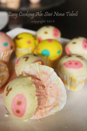 Cute Bolkem with Strawberry Filling by Siwi Retno Wuland - aneka bolu, baking recipe, bolu recipe, indonesian bread, kreasi roti, olahan bolu, roti cantik