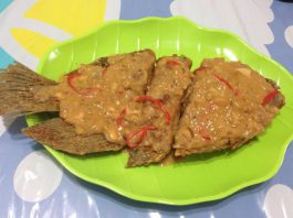 Gurame Saus Telur Asin by Erika Lesmanurdi