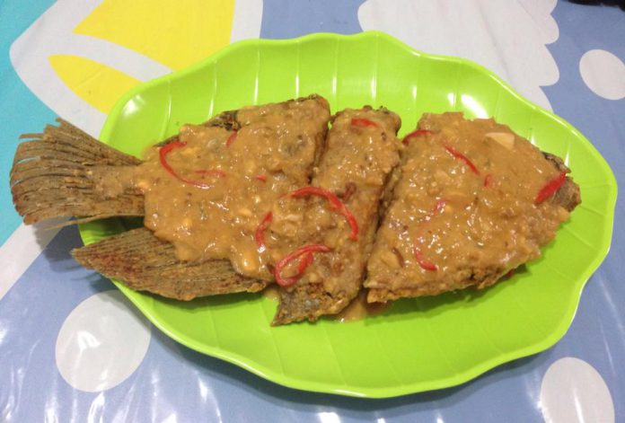 Gurame Saus Telur Asin by Erika Lesmanurdi Gurame Saus Telur Asin by Erika Lesmanurdi
