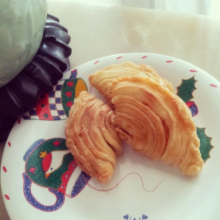 Karipap Isi Bihun by Emma Rumawas