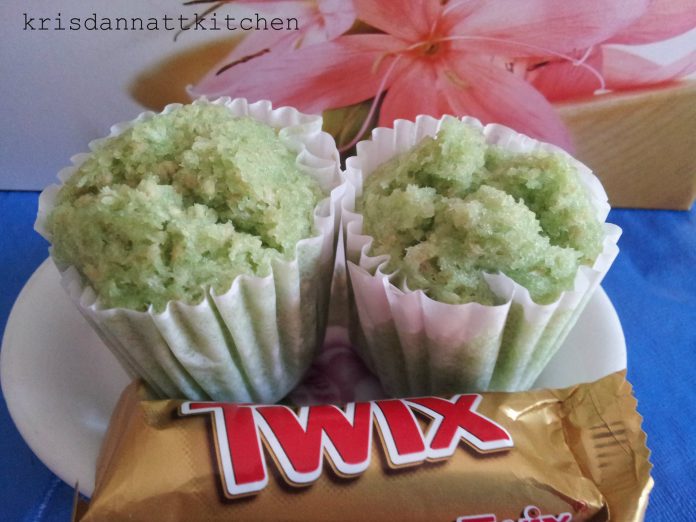 Bolu Kukus Pandan Oat Meal by Kristati Dannatt