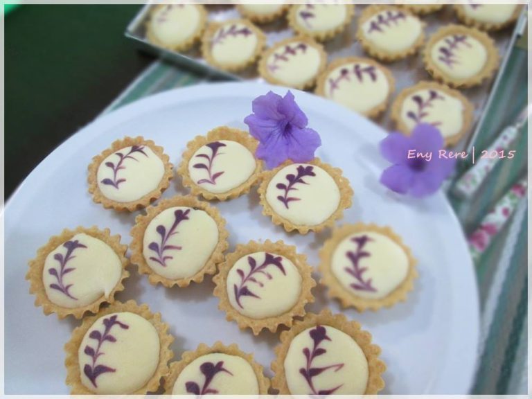 Blueberry Cheese Tart by Eny Rere