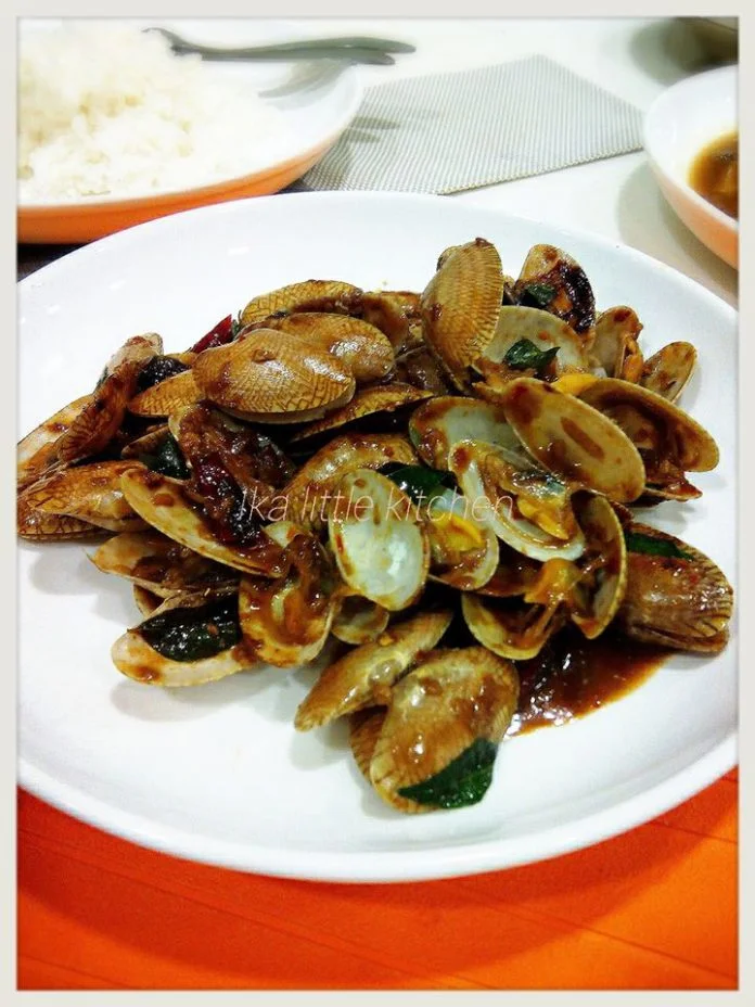 Kerang Masak Kam Heong by Ika Sally Kerang Masak Kam Heong by Ika Sally