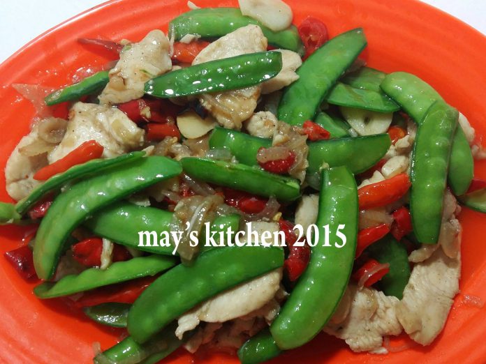 Tumis Kapri Ayam by Chen May Liang