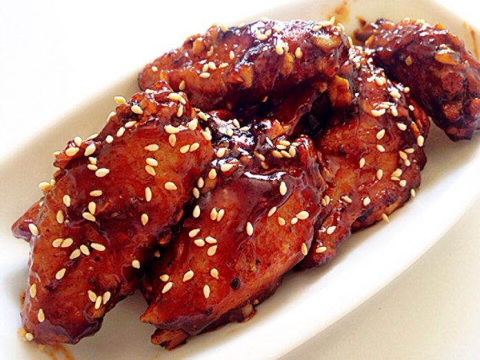 Chicken Wings by Yiyin SwasTika