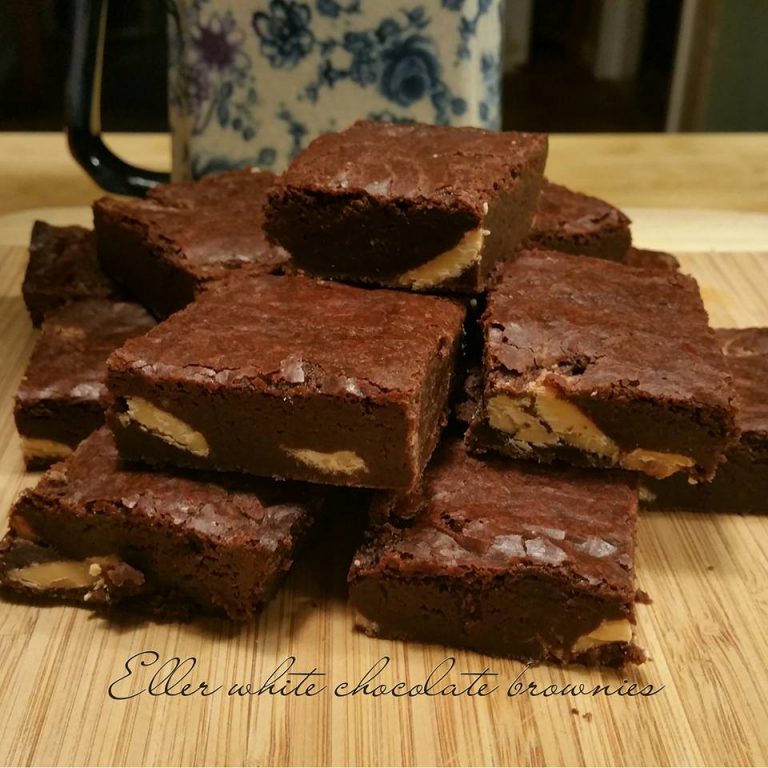 White chocolate filling brownies Modifikasi by Happy Kusuma Eller