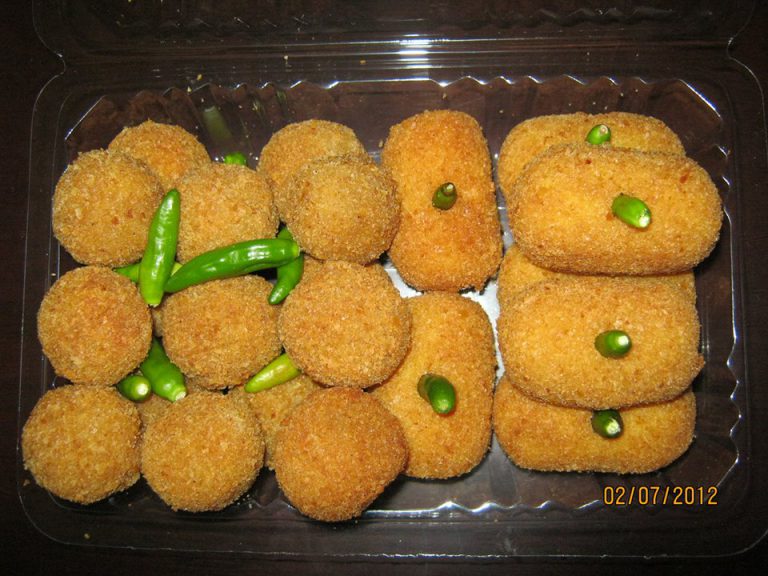 Bitterballen & Kroket Kentang by Retno Palupi