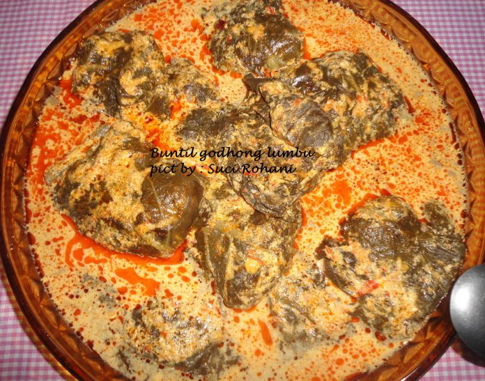 Buntil Daun Talas by Suci Rohani