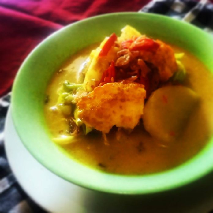 Lodeh Kentang Telur Kol by Dhii Agoestiena