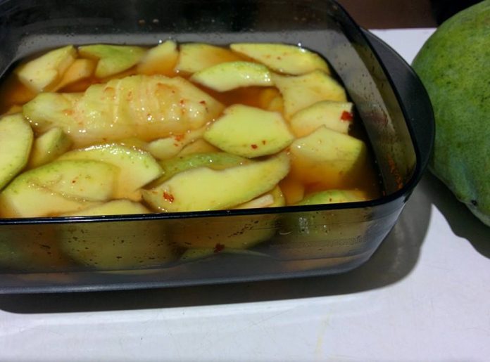 Manisan mangga pedas by Widie Aliet Manisan mangga pedas by Widie Aliet