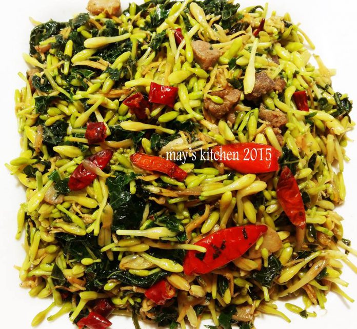 Tumis Bunga Pepaya, Daun Pepaya sama Teri Nasi by Chen May Liang Tumis Bunga Pepaya, Daun Pepaya sama Teri Nasi by Chen May Liang