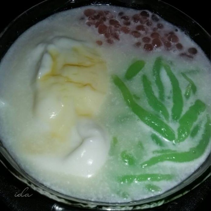 Bubur Merah Putih by Evi Khalisa