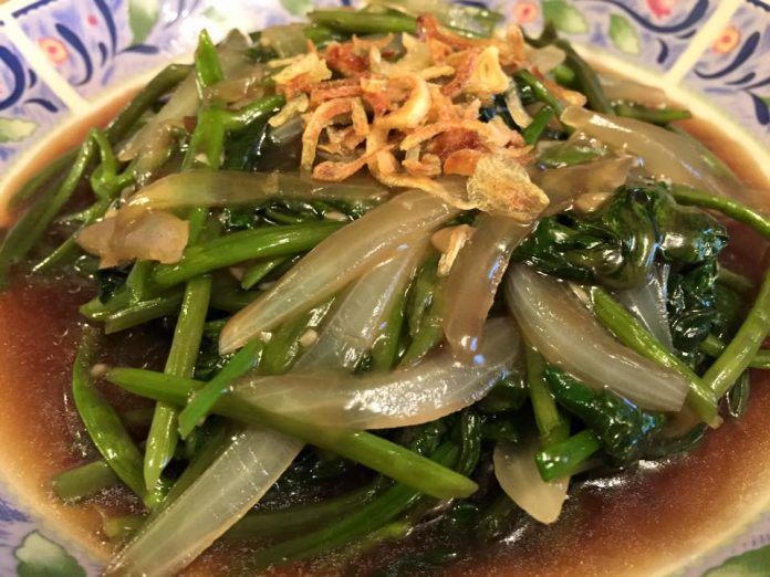 Cah Kangkung Saus Tiram ala Hanny by Hanny Mike Ayesha McDivitts