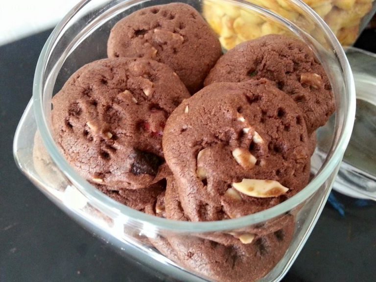Chocolate Chocochips Almond Cookies by Susianne Flo S