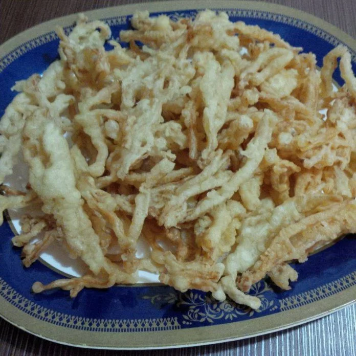 Jamur Enoki Crispy by Mitelda Emarani Jamur Enoki Crispy by Mitelda Emarani