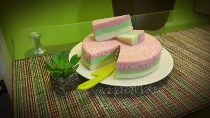Lapis Pelangi Tepung Beras by Elvi Nazir