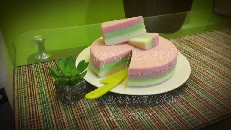 Lapis Pelangi Tepung Beras by Elvi Nazir