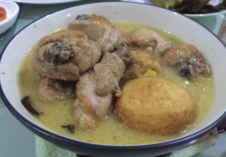 Opor Ayam by Valenciennes Dian Putri