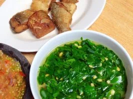 Sayur Bening Daun Kelor by Husnul Chatimah