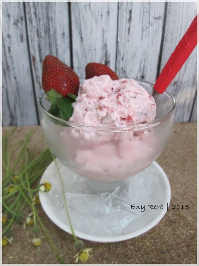 Strawberry Ice Cream by Eny Rere Strawberry Ice Cream by Eny Rere