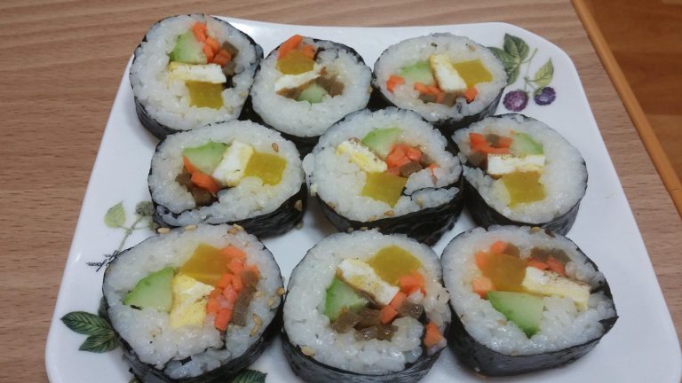 Kimbap by Yoon Tae Wook
