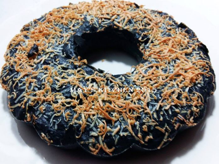 Bolu Tape Hitam by Chen May Liang