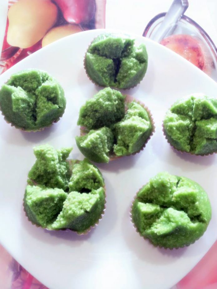 Cake Kukus Oatmeal Pandan by Putri Rara Cake Kukus Oatmeal Pandan by Putri Rara