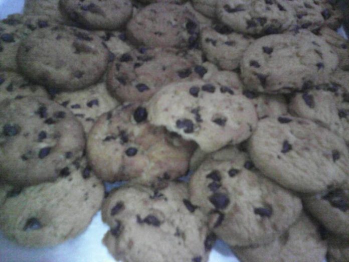Choco Chips Cookies by Fika Fauziah