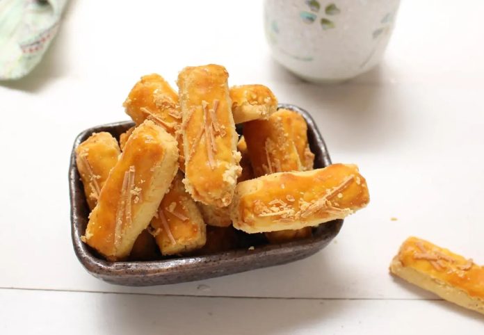 Kaastengels Roll Struessel Homemade renyah diluar dan kress kress didalam.