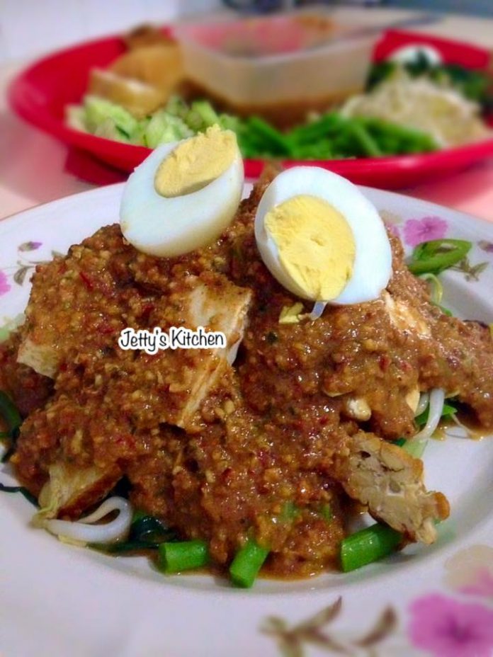 Pecel Sayur Indonesian Salad by Jetty Anfarz Pecel Sayur / Indonesian Salad by Jetty Anfarz