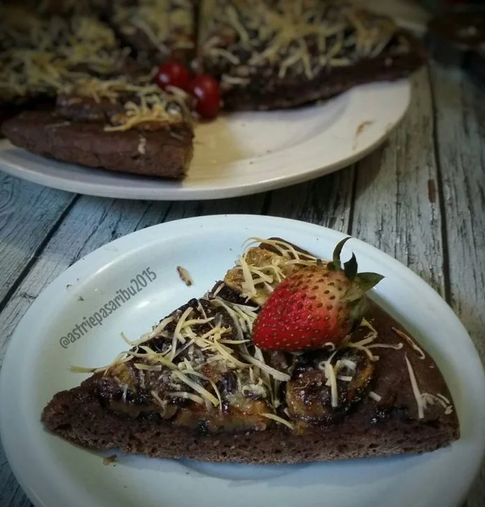 Pizza Coklat Pisang by Diah Astrini Pasaribu