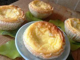 Portuguese Egg Tart by Vian Ninethynine Blues