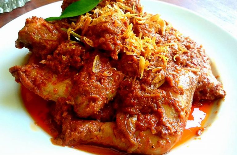 Rendang Ayam by Valda Ali Mansyoer