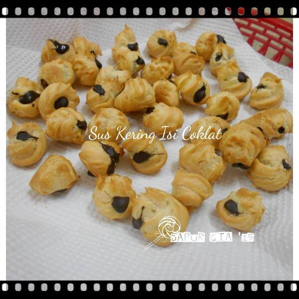 Sus Kering Isi Coklat by Galuh Chandra Octaviana