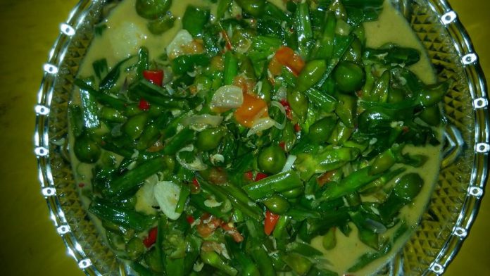 Tumis Genjer by Ravelin Wahyu Sigar