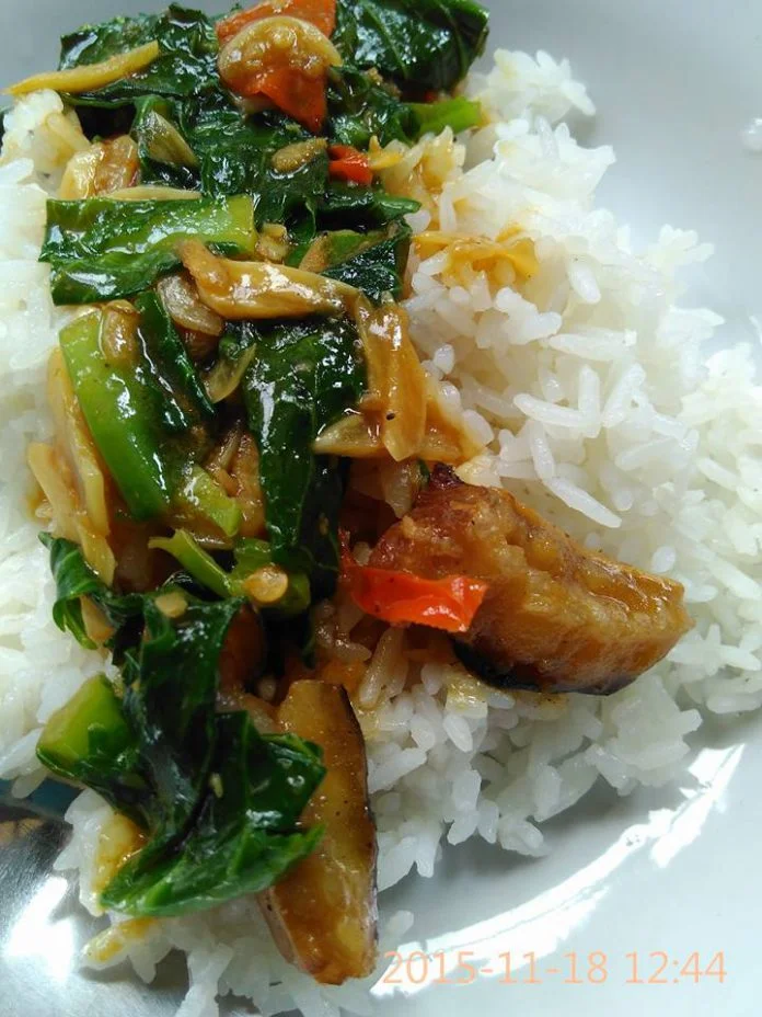 Tumis Ikan Pari dan Pokcoy by Mustika Susilo Putri