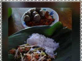 Urap Kangkung dan Toge by Dewi's Kitchen