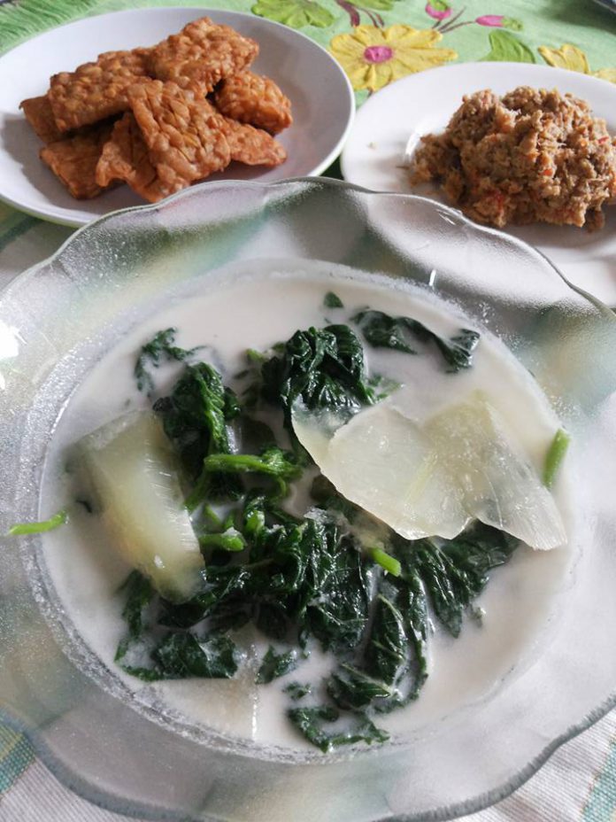 Sayur Bobor Bayam Pepaya Muda by Ari Yoga Sayur Bobor Bayam Pepaya Muda by Ari Yoga