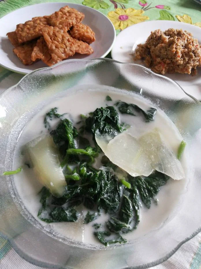 Sayur Bobor Bayam Pepaya Muda by Ari Yoga